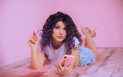 How Too Much Screen Time Affects Your Kids (And How To Set Limits)